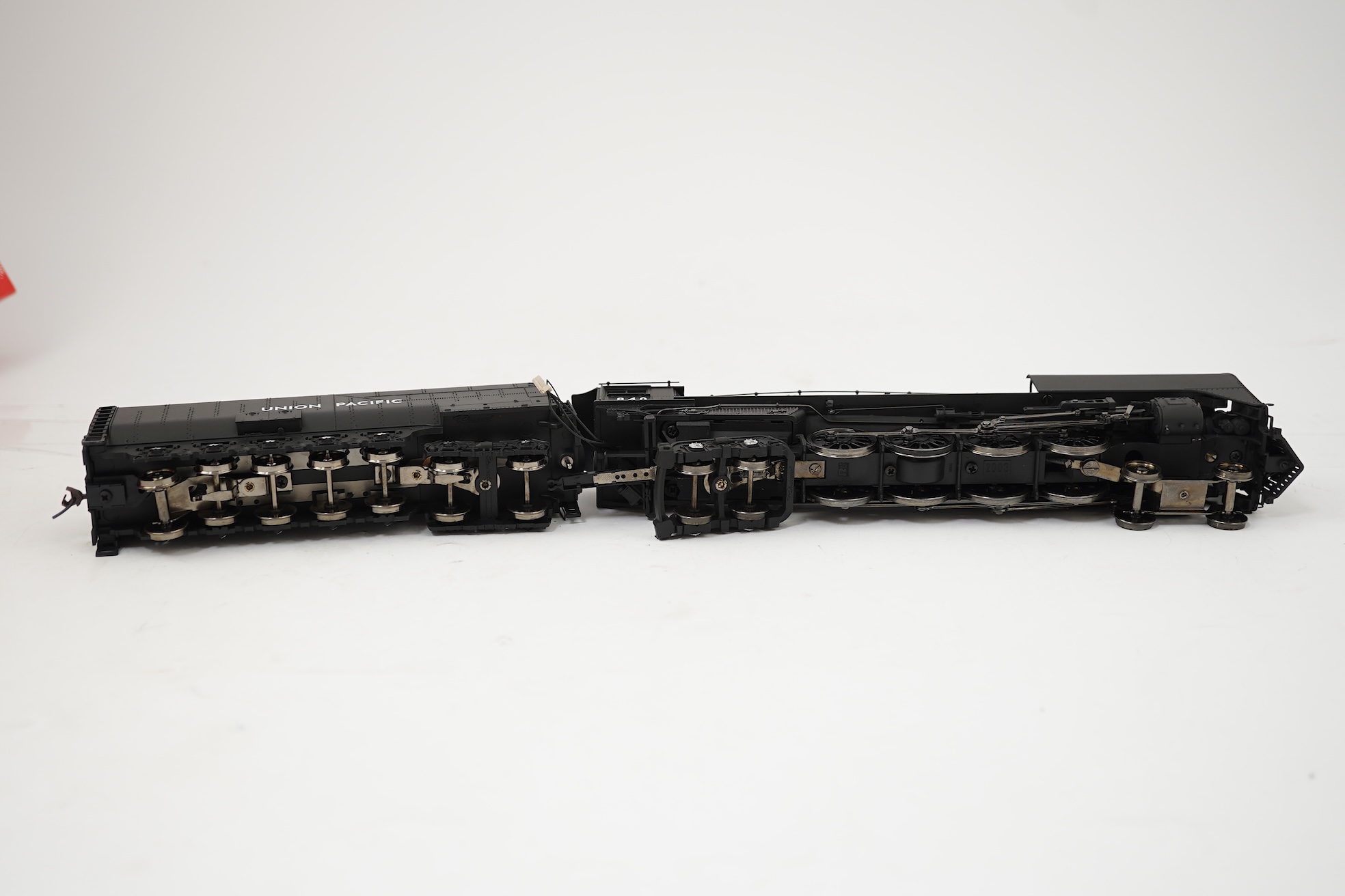 A boxed HO gauge Rivarossi (R5473) model of Union Pacific FEF3 840, 4-8-4 tender locomotive, powered for two rail operation.